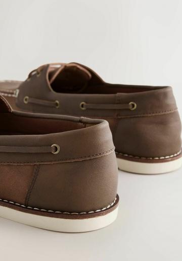 Ботинки на шнуровке