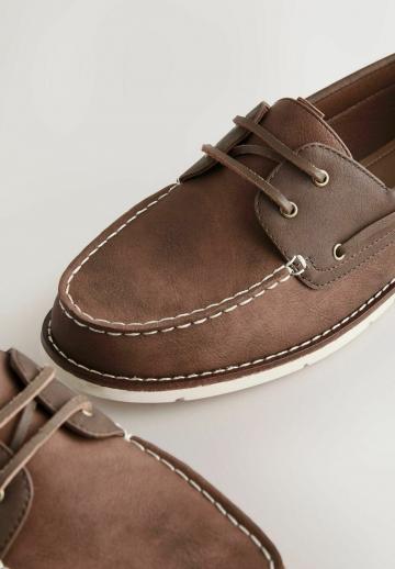 Ботинки на шнуровке