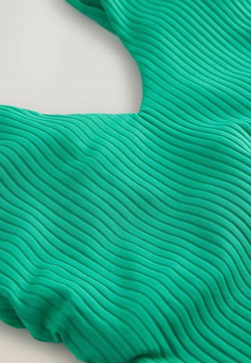 Слитный купальник