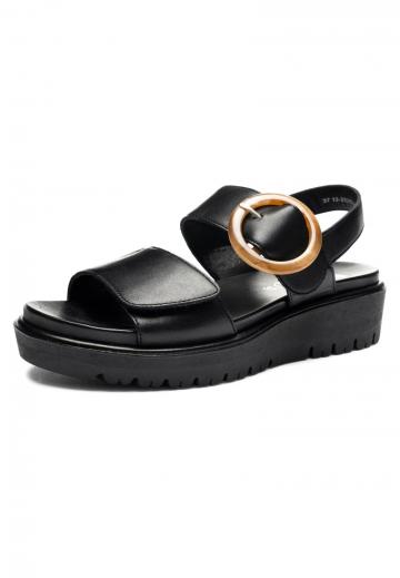 Босоножки на танкетке