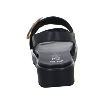 Босоножки на танкетке