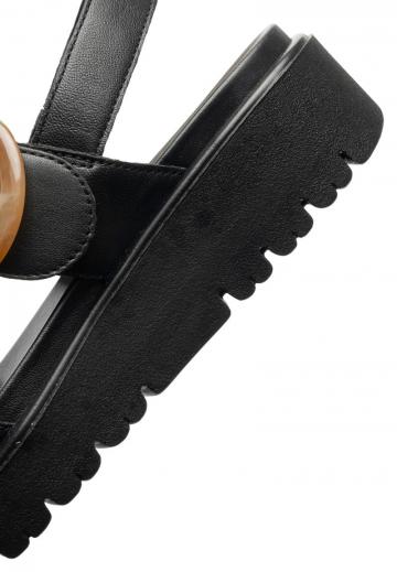 Босоножки на танкетке