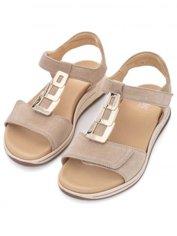 Босоножки на танкетке