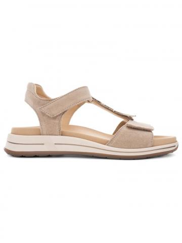 Босоножки на танкетке