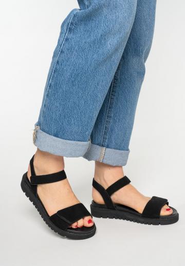 Босоножки на танкетке