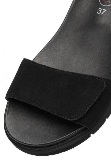 Босоножки на танкетке