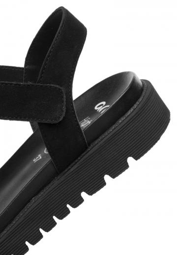 Босоножки на танкетке