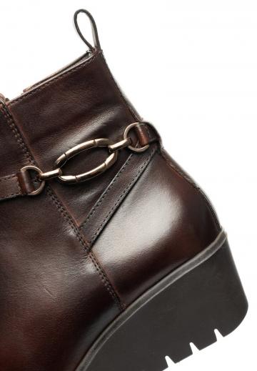 Сапожки на танкетке