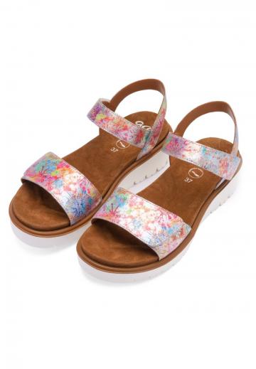 Босоножки на танкетке