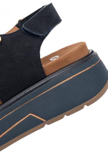 Босоножки на танкетке