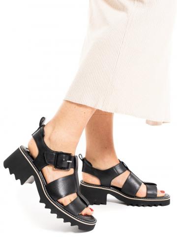 Босоножки на платформе