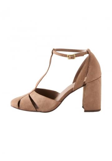 Туфли с ремешком