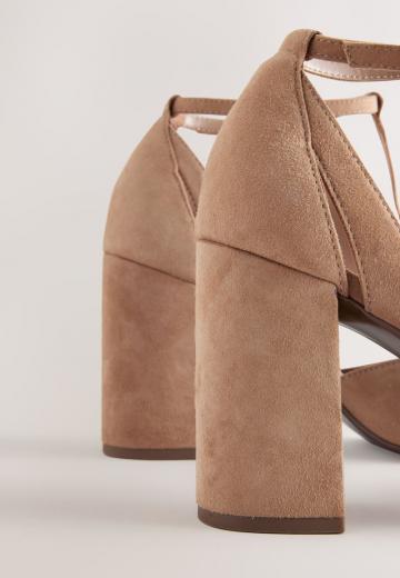 Туфли с ремешком