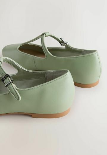 Туфли с ремешком