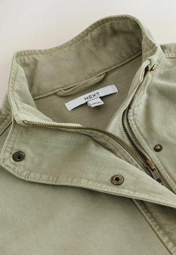 Куртка с накладнымит карманами