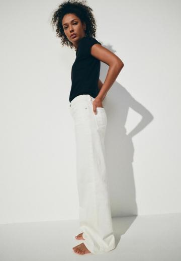 Прямые джинсы