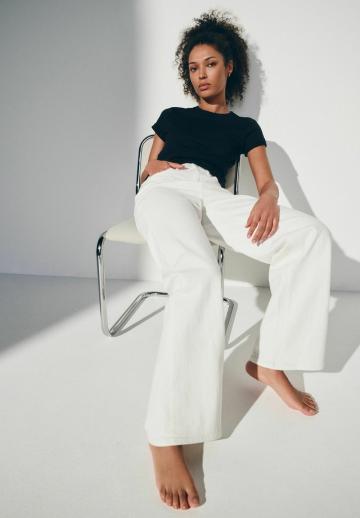 Прямые джинсы