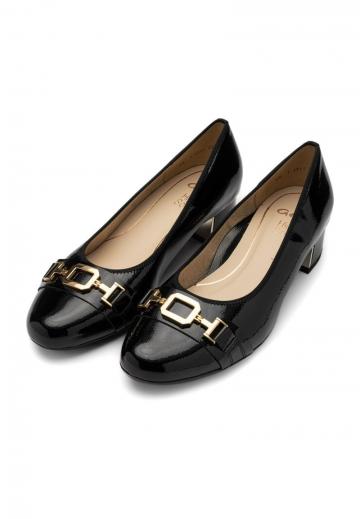 Туфли с высоким носом