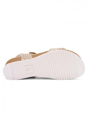 Босоножки на танкетке