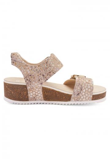 Босоножки на танкетке