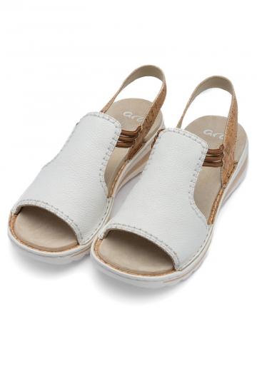 Босоножки на танкетке