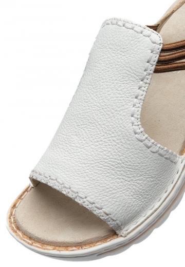 Босоножки на танкетке