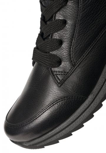 Ботинки на шнуровке