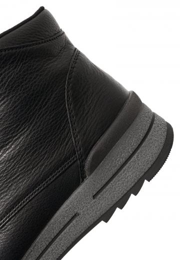 Ботинки на шнуровке