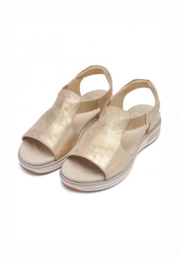 Босоножки на танкетке