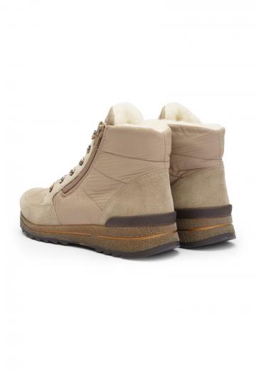 Ботинки на шнуровке