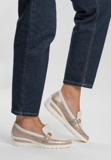 Туфли на танкетке