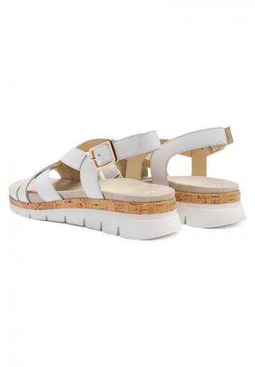 Босоножки на танкетке