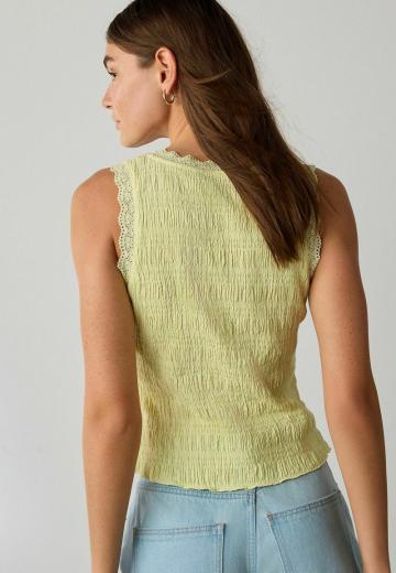 Джинсовая жилетка