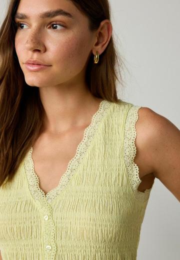 Джинсовая жилетка