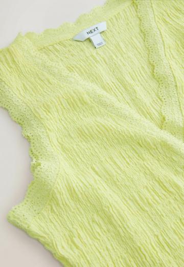 Джинсовая жилетка