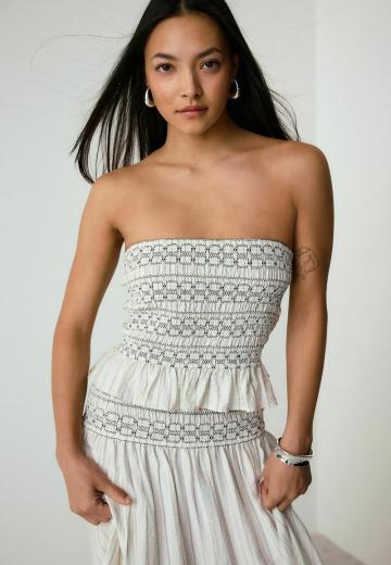 Топ без бретелек