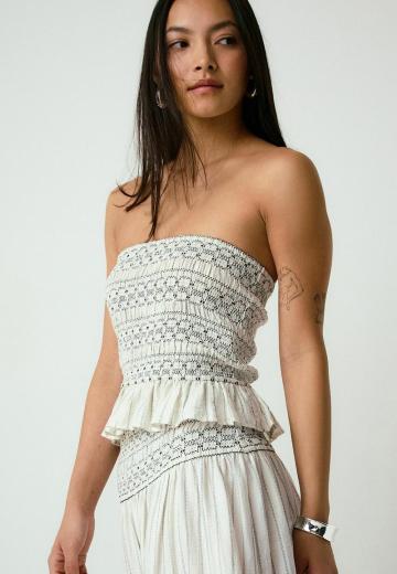 Топ без бретелек