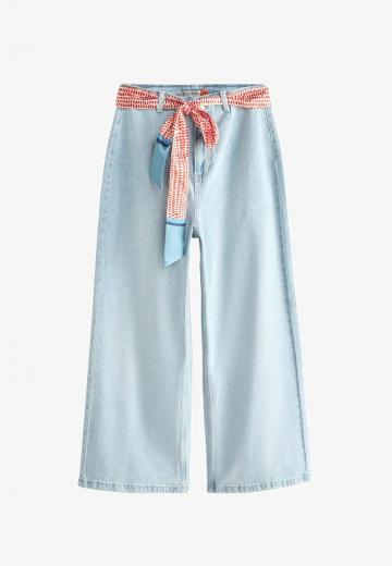 Короткие джинсы