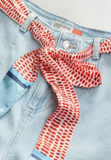 Короткие джинсы