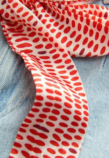 Короткие джинсы