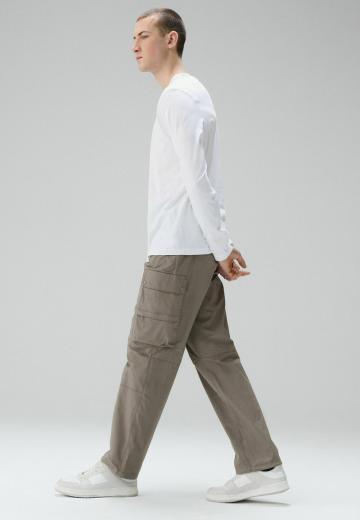 Брюки с накладными карманами