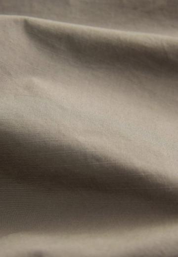 Брюки с накладными карманами