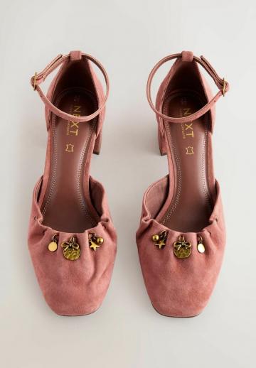 Туфли с ремешком