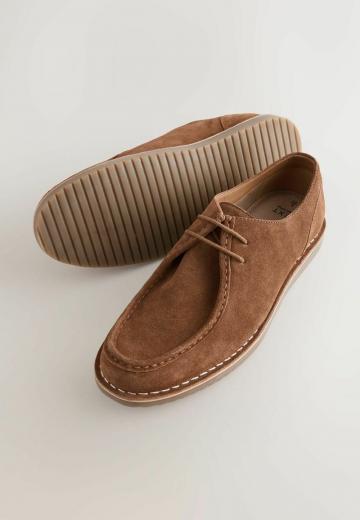 Ботинки на шнуровке