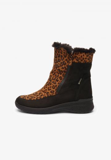 Сапожки на танкетке