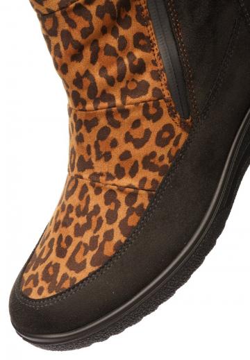 Сапожки на танкетке