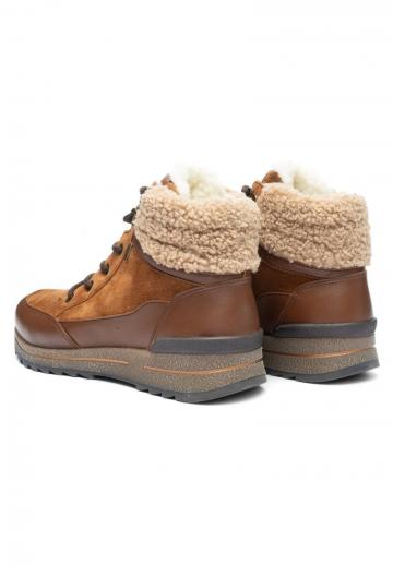 Сапожки на танкетке