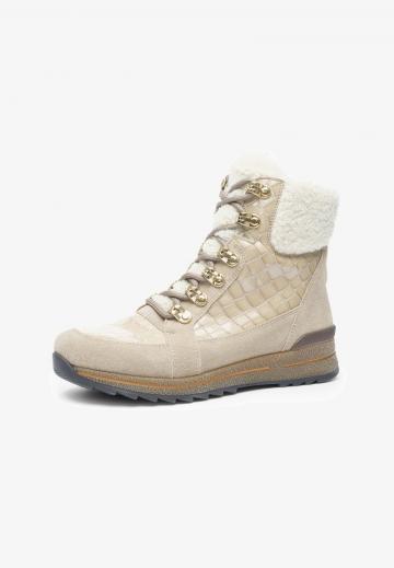 Сапожки на танкетке