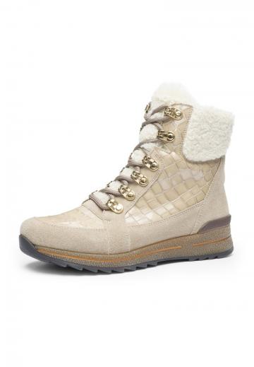 Сапожки на танкетке