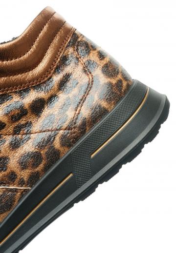 Сапожки на танкетке